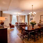 Kasteel De Wittenburg 4* Wassenaar